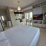 Bes Sea View Apartmán *