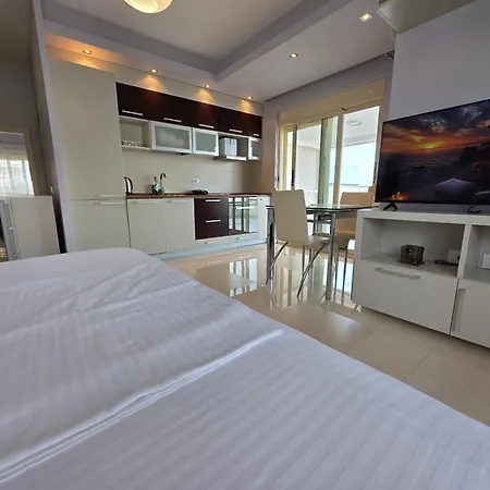 アパート Bes' Sea View Vlorë