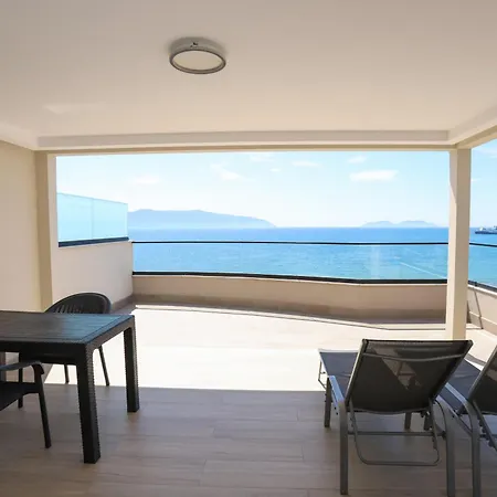 アパート Bes' Sea View Vlorë